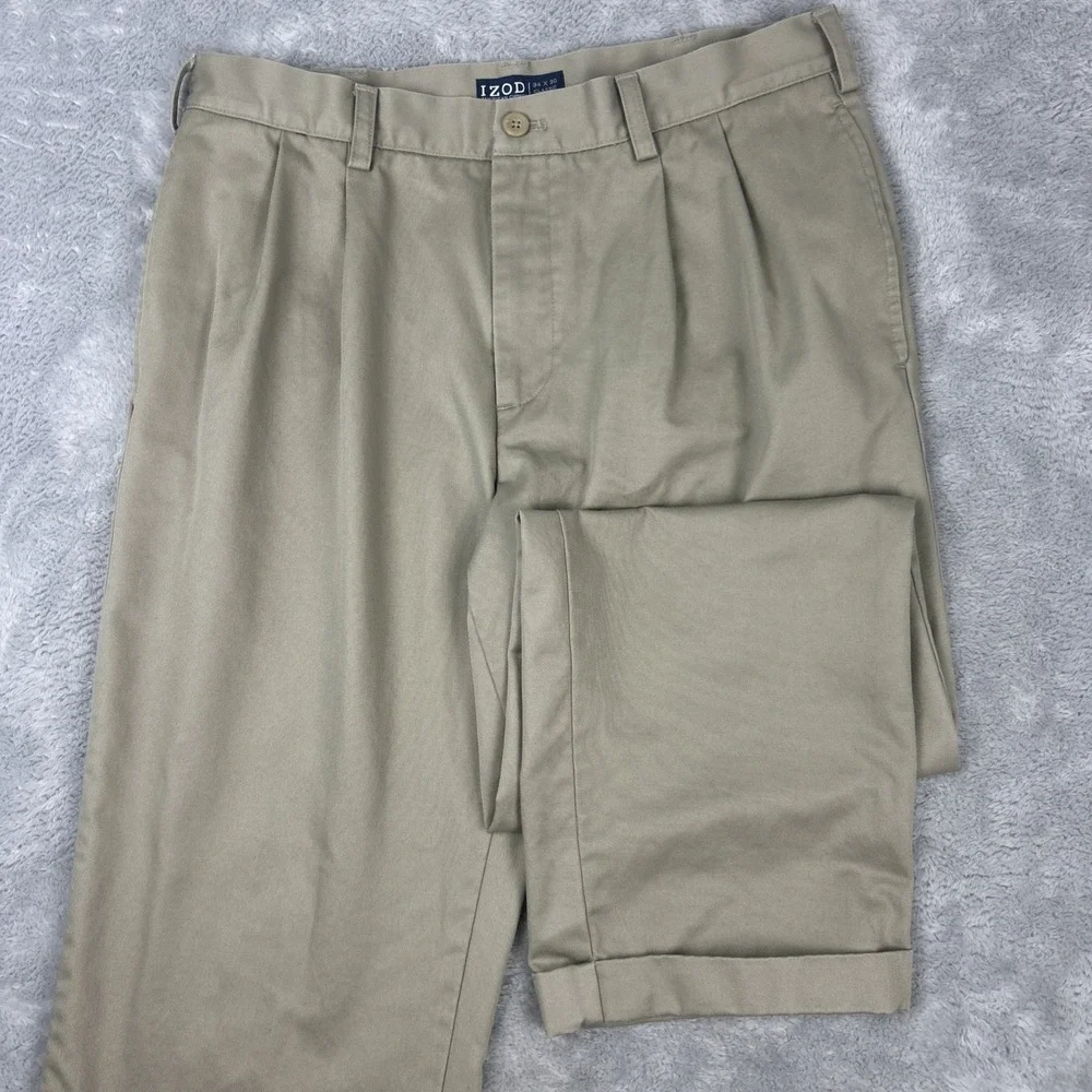 Izod American Chino Double Pleated Cuffed Men's Khakis Size 34x29 Classic Fit